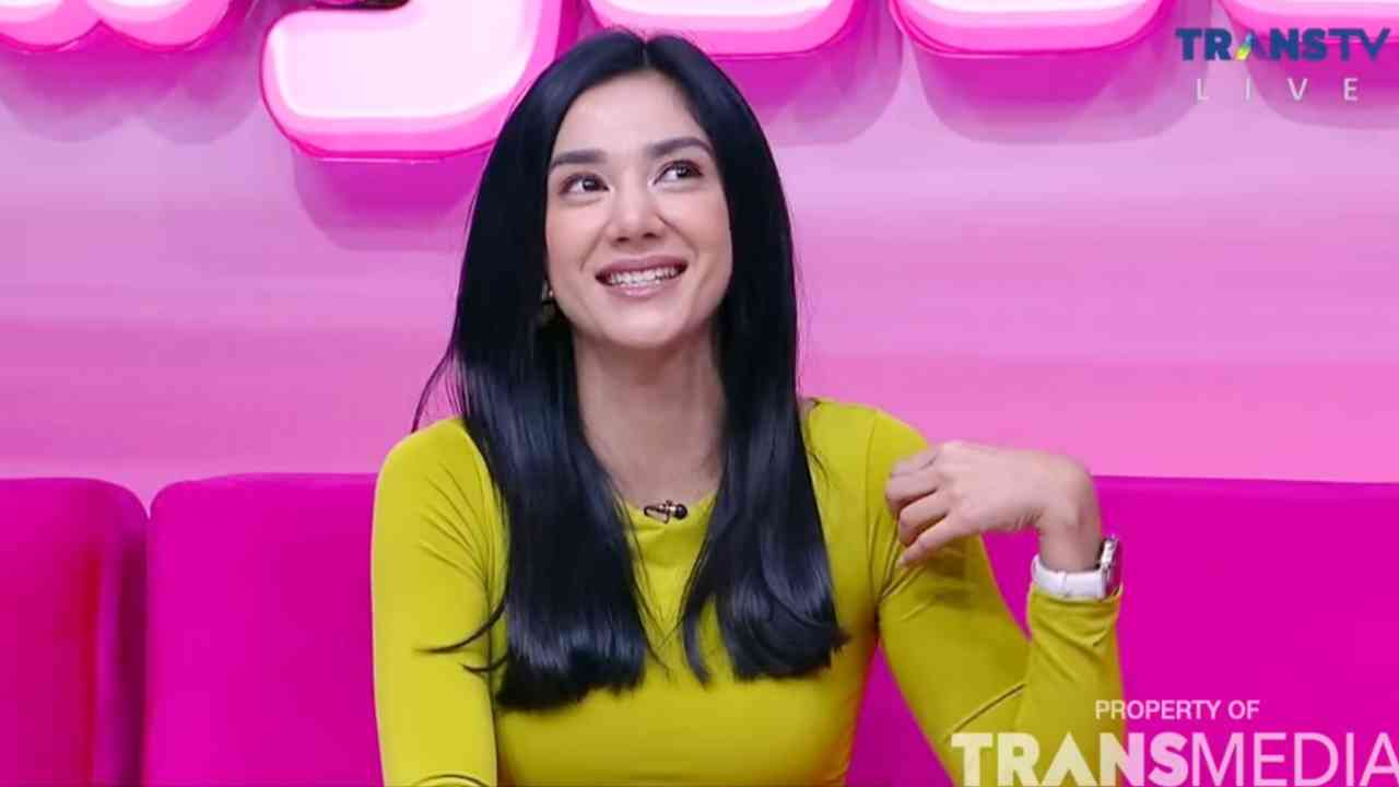 Fanny Ghassani LDR-an dengan Suami, tapi Terjaga Keromantisannya