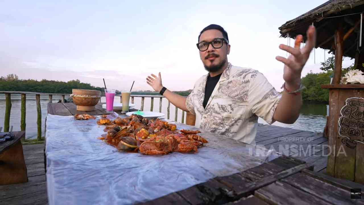 Kafe Apung Jembatan Sei Carang, Destinasi Kuliner Unik di Tanjung Pinang