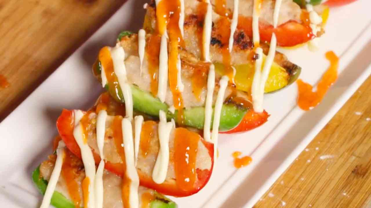 Menikmati Sensasi Warna-Warni Sajian Daging di Atas Paprika