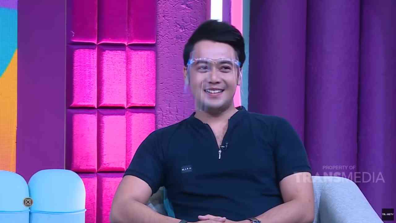 trans tv gosip artis kriss hatta